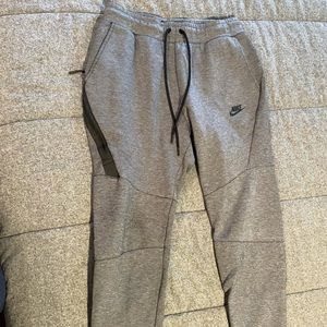 Nike Tech Fleece Joggers Gray Size Small